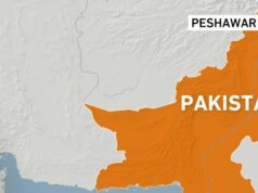 Tiros e explosões em quartel-general paramilitar em Peshawar, no Paquistão: relatórios Tiros e explosões em quartel-general paramilitar em Peshawar, no Paquistão: relatórios