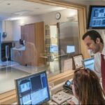 As tomografias computadorizadas de cálcio coronário minimamente invasivas usadas para determinar o risco de doença cardíaca são eficazes para encontrar outros problemas de saúde potenciais