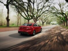 Toyota continua apostando em veículos híbridos nos EUA Toyota continua apostando em veículos híbridos nos EUA