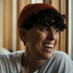 Transmita ou ignore: 'Come See Me in the Good Light' na Apple TV, um documentário comovente sobre a batalha contra o câncer da poetisa Andrea Gibson