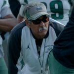 Treinador John Beam, estrela de 'Last Chance U' da Netflix, baleado no Laney College