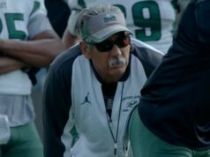 Treinador John Beam, estrela de ‘Last Chance U’ da Netflix, baleado no Laney College Treinador John Beam, estrela de 'Last Chance U' da Netflix, baleado no Laney College