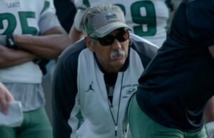 Treinador John Beam, estrela de ‘Last Chance U’ da Netflix, baleado no Laney College Treinador John Beam, estrela de 'Last Chance U' da Netflix, baleado no Laney College