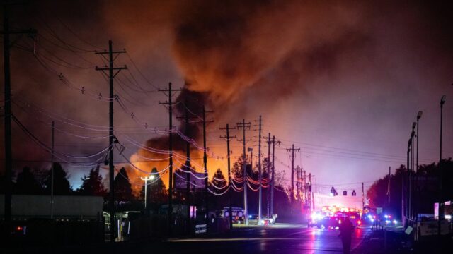 Três funcionários das instalações de Louisville estão desaparecidos após acidente A UPS identificou os três tripulantes a bordo do avião de carga como Capitão Richard Wartenberg, Primeiro Oficial Lee Truitt e Oficial de Socorro Internacional Capitão Dana Diamond. - Associação de Pilotos Independentes