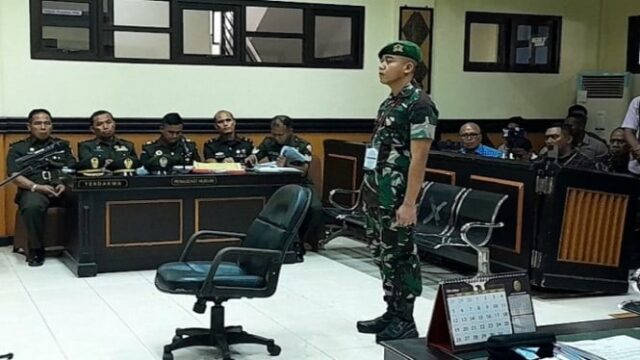 Tribunal Militar de Kupang afirma que o julgamento de Prada Lucky está aberto ao público
