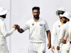 Troféu Ranji 2025-26: Auqib Nabi fifer dá vantagem a Jammu e Caxemira sobre Delhi no dia 1 Troféu Ranji 2025-26: Auqib Nabi fifer dá vantagem a Jammu e Caxemira sobre Delhi no dia 1