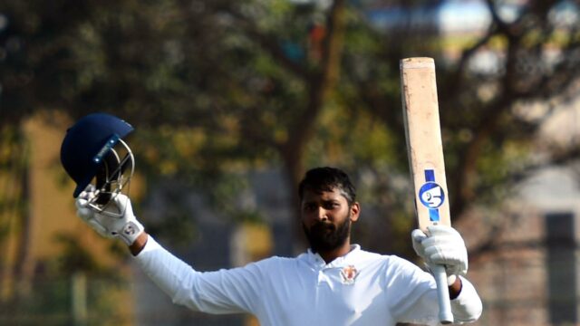 Troféu Ranji 2025-26, Rodada 5: Centurion Smaran e Karun dão Troféu Ranji 2025-26, Rodada 5: Centurion Smaran e Karun dão a Karnataka um início forte contra Chandigarh no Dia 1