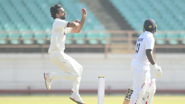 Troféu Ranji 2025-26: Unadkat freia Kerala para manter Saurashtra vivo Troféu Ranji 2025-26: Unadkat freia Kerala para manter Saurashtra vivo no dia 2