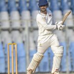 Troféu Ranji, Dia 2: Rapaz, os séculos gêmeos de Akash, os três postigos de Shardul fazem Pondicherry oscilar no precipício