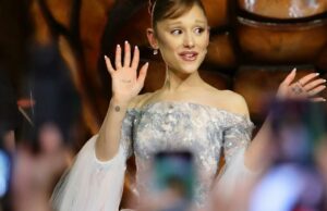 ‘Troll Most Hated’ que abordou Ariana Grande em Cingapura acusado de incômodo público 'Troll Most Hated' que abordou Ariana Grande em Cingapura acusado de incômodo público