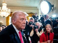 Trump ameaça investigação criminal sobre ligações de Epstein com Clinton e Democratas Donald Trump e Jeffrey Epstein eram amigos na década de 1990, mas depois se separaram.