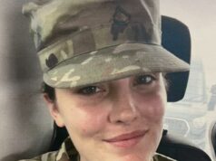 Trump anuncia que a soldado da Guarda Nacional Sarah Beckstrom, 20, está morta após ‘ataque terrorista’ em DC durante teleconferência de Ação de Graças transmitida ao vivo com tropas atordoadas O presidente Donald Trump confirmou que Sarah Beckstrom, membro da Guarda Nacional, morreu devido aos ferimentos depois de ser morta a tiros em um 'ataque terrorista' em Washington DC