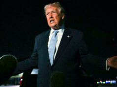 Trump apoia divulgação completa dos arquivos de Epstein em forte reversão FOTO DO ARQUIVO: A representante dos EUA Marjorie Taylor Greene fala durante uma coletiva de imprensa para discutir o projeto de lei de transparência dos arquivos de Epstein, direcionando a divulgação dos arquivos restantes relacionados às investigações sobre Jeffrey Epstein e Ghislaine Maxwell, no Capitólio em Washington, DC, EUA, 3 de setembro de 2025. REUTERS/Jonathan Ernst/Foto de arquivo