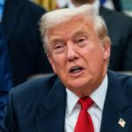 Trump assina projeto de lei para reabrir o governo após 43 dias de paralisação dos democratas