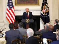 Trump assume o controle da estratégia eleitoral dos republicanos para 2026 com sua presidência em jogo Yahoo news home