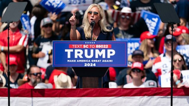 Trump corta relações com a 'maluca' Marjorie Taylor Greene Greene não é o primeiro legislador a merecer a ira de Donald Trump. A divisão deles, no entanto, é a mais notável de seu segundo mandato.