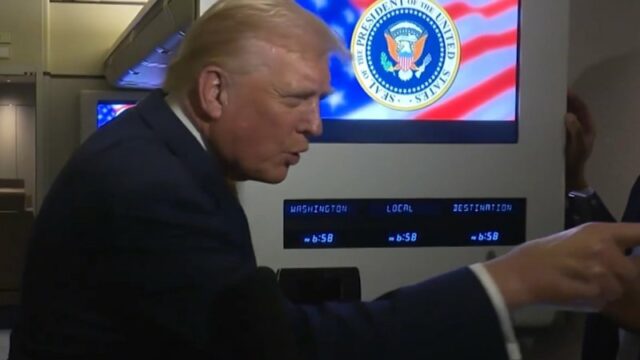 Trump diz a repórter 'porquinho quieto' após pergunta sobre Epstein Trump diz a repórter 'porquinho quieto' após pergunta sobre Epstein