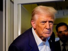 Trump diz que processará a BBC em até US$ 5 bilhões após emissora pedir desculpas por edições enganosas Trump diz que processará a BBC em até US$ 5 bilhões após emissora pedir desculpas por edições enganosas