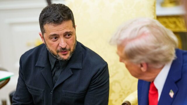 Espera-se que Trump fale com Vladimir Putin antes de qualquer reunião com Zelensky. 