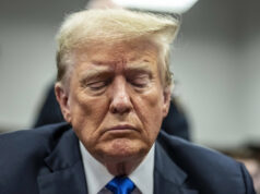 Trump não pode impedir o colapso do movimento MAGA O prefeito eleito Zohran Mamdani acena para os apoiadores depois de fazer seu discurso de aceitação em uma festa eleitoral, terça-feira, 4 de novembro de 2025, em Nova York. (Foto AP/Yuki Iwamura)