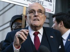 Trump perdoa Rudy Giuliani e outros envolvidos nos esforços para anular as eleições de 2020 Entre aqueles que receberam indultos “integrais, completos e incondicionais” estava Rudy Giuliani.