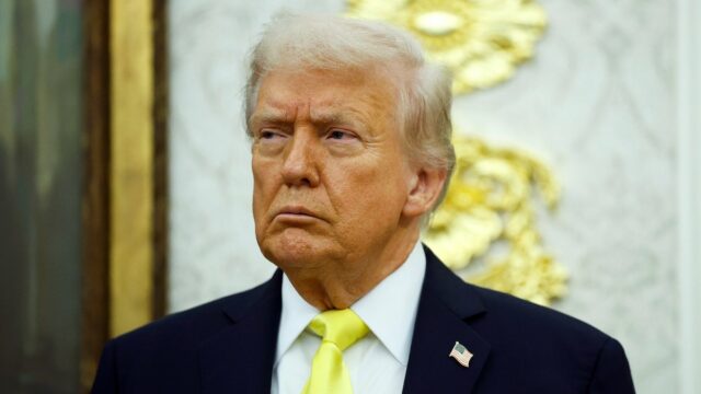 Trump promete reexaminar 'cada estrangeiro' que Biden deixou entrar na América após tiroteio na Guarda Nacional de DC
