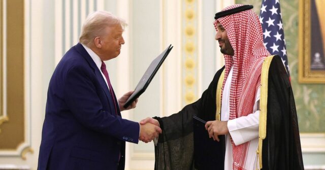 Trump receberá príncipe herdeiro saudita em visita à Casa Branca Trump receberá príncipe herdeiro saudita em visita à Casa Branca