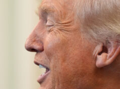 Trump se gaba da alta dos preços Desenho animado de Tim Campbell