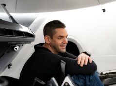 Trump vira e renomeia Jared Isaacman para liderar a NASA Shift4 Payments CEO and founder Jared Isaacman, the first named member of SpaceX's first all-civilian human launch.