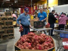 Um em cada três californianos reduziu a alimentação para economizar dinheiro, segundo pesquisa Um em cada três californianos reduziu a alimentação para economizar dinheiro, segundo pesquisa