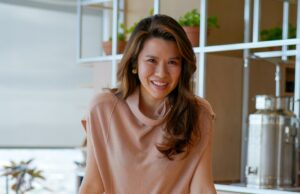 Um ex-médico lançou Robyn, uma empática companheira de IA Captura de tela mostrando a tela inicial da Robyn, onde você pode digitar e iniciar o bate-papo com o chatbot AI.