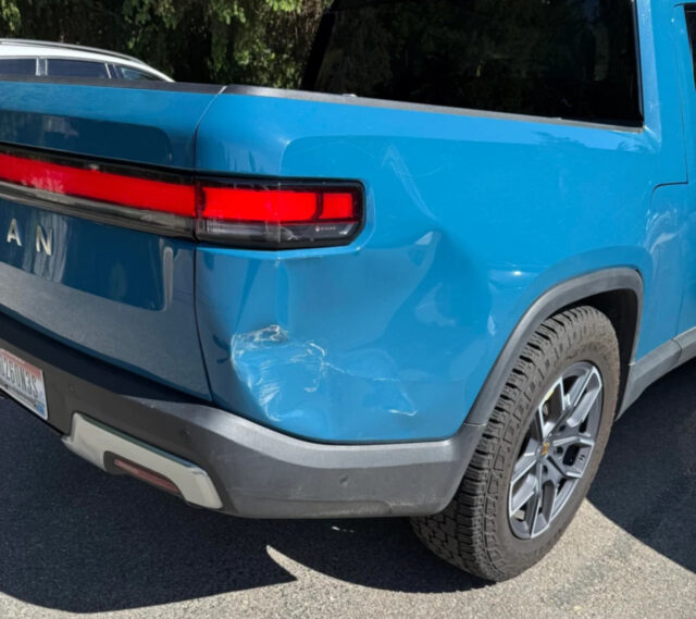 Um pequeno dente Rivian R1T custa mais do que um Um pequeno dente Rivian R1T custa mais do que um carro novo - aqui está o porquê