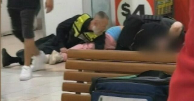 A polícia prendeu um garoto de 16 anos.