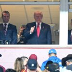 Um tributo duradouro ao amor próprio: por que os políticos batizam os estádios com seus próprios nomes