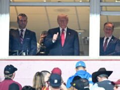 Um tributo duradouro ao amor próprio: por que os políticos batizam os estádios com seus próprios nomes Um tributo duradouro ao amor próprio: por que os políticos batizam os estádios com seus próprios nomes