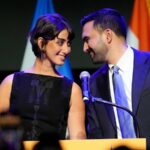 Diz-se que Rama trabalhou na atraente iconografia e fonte da campanha que apresenta cores inspiradas nos Metrocards de Nova York, no Mets e nas famosas placas de estilo retrô usadas pelas bodegas da cidade.