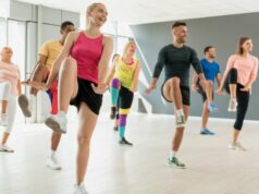 Uma série de benefícios para a saúde da Zumba, uma maneira divertida de manter seu corpo em forma Uma série de benefícios para a saúde da Zumba, uma maneira divertida de manter seu corpo em forma