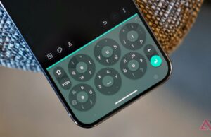 Usei um teclado confuso que troca teclas por joysticks Digitando no teclado tOndO