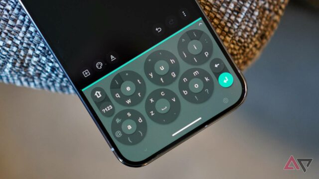 Digitando no teclado tOndO