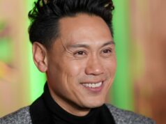 Veja Jon Chu trazer seu bebê para o tapete vermelho ‘Wicked’ – 1 ano depois de perder a estreia de seu nascimento! Veja Jon Chu trazer seu bebê para o tapete vermelho ‘Wicked’ - 1 ano depois de perder a estreia de seu nascimento!