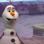 Veja o novo robô Olaf da Disney, movido por IA, vagando por Arendelle