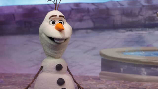 Veja o novo robô Olaf da Disney, movido por IA, Veja o novo robô Olaf da Disney, movido por IA, vagando por Arendelle