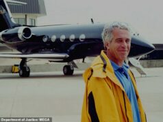 Veja por dentro do assustador Lolita Express de Epstein, enquanto amigos VIP secretos que festejaram com o pedófilo serão expostos em um despejo de arquivos Com uma grande quantidade de arquivos do Departamento de Justiça se aproximando, os investigadores e o público estão se preparando para novas revelações sobre os segredos obscuros a bordo do Lolita Express de Epstein.