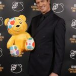 Vernon Kay, que é um dos principais apresentadores deste ano, foi flagrado chegando ao MediaCity em Salford, Manchester, antes do show desta noite