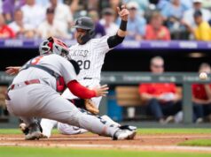 Veterano do Braves se aposenta imediatamente para assumir o cargo de treinador: relatório Austin Nola retires