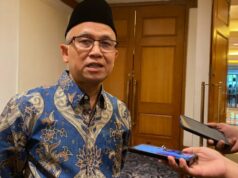 Vice-Ministro da Educação Básica garante melhoria das instalações escolares e recuperação dos alunos após a explosão no SMAN 72 Jacarta Vice-Ministro da Educação Básica garante melhoria das instalações escolares e recuperação dos alunos após a explosão no SMAN 72 Jacarta