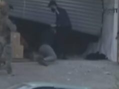 Vídeo parece mostrar soldados israelenses atirando em palestinos que se rendiam Vídeo parece mostrar soldados israelenses atirando em palestinos que se rendiam