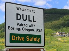 Village of Dull convidado a valsar até Viena e provar que a cidade não é, erm, chata A pequena vila de Dull em Perthshire está geminada com Boring, Oregon, nos EUA - e também Bland em Nova Gales do Sul, Austrália