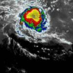 O ciclone tropical Fina está se aproximando lentamente da costa do Território do Norte e deverá se intensificar para uma tempestade de categoria dois.