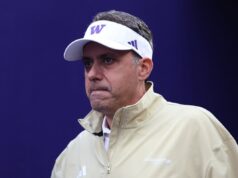 Washington HC Jedd Fisch busca saída porque a família ‘não gosta de Seattle’ College football head coach Jedd Fisch of the Washington Huskies